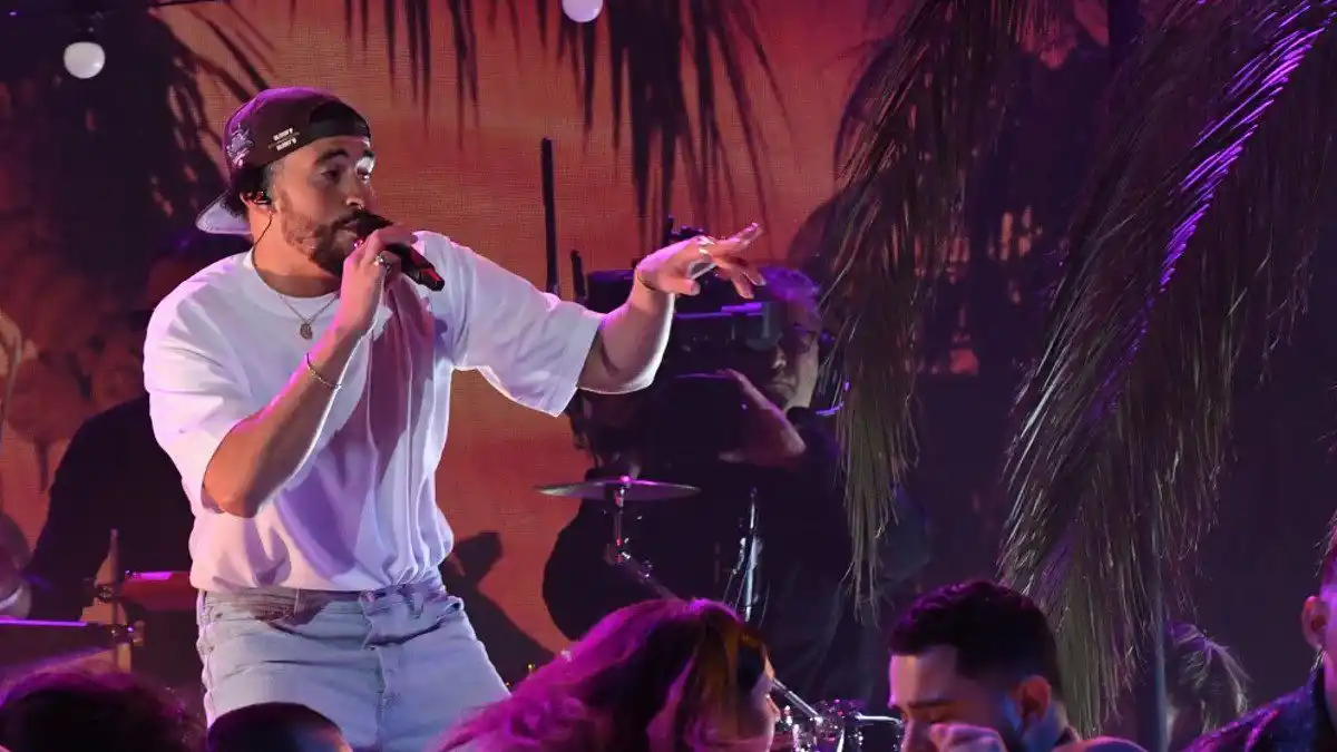 CALLANDO A SUS DETRACTORES: Bad Bunny hace historia en la revista Time