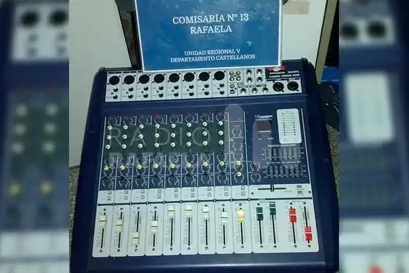 Meses más tarde, recuperaron una consola de sonido robada de una Parroquia de Rafaela