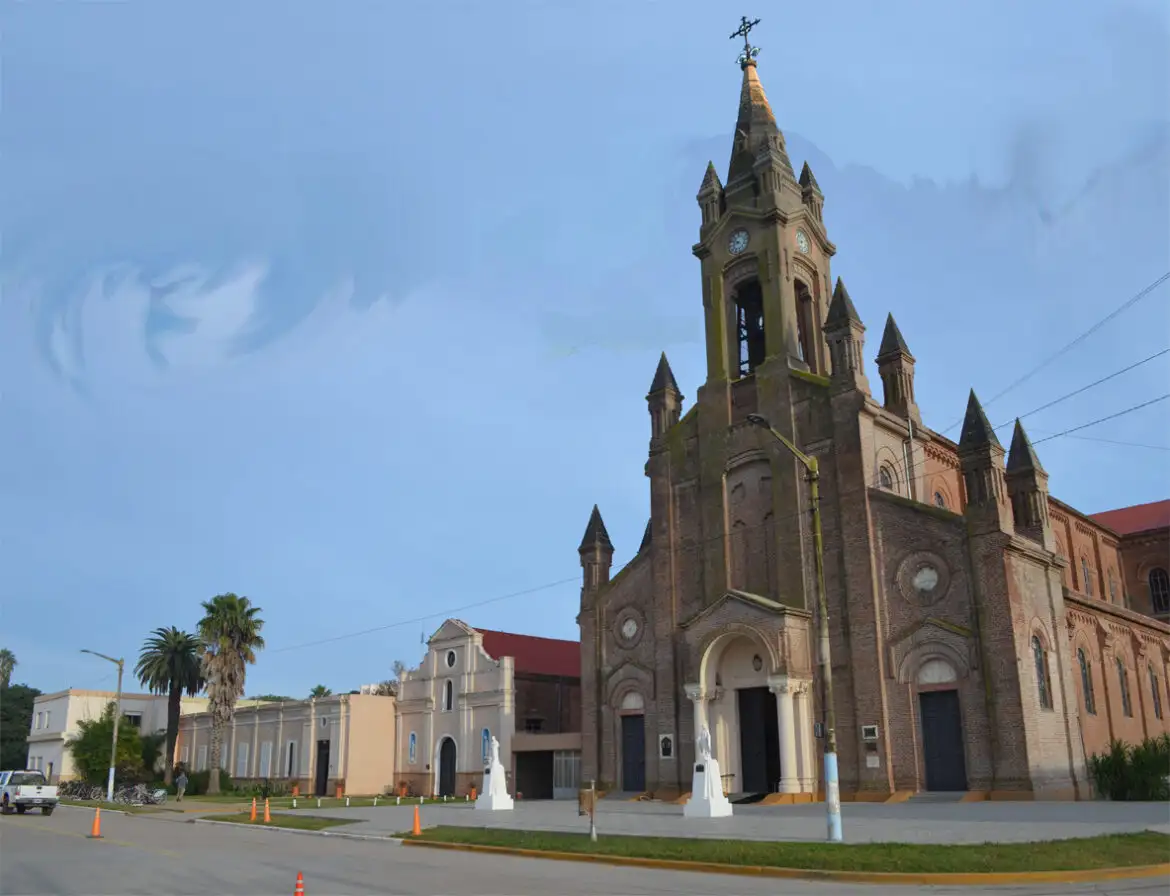 El fundador Ernesto Vignaud quería la construcción de un templo “monumental “ para la colonia.