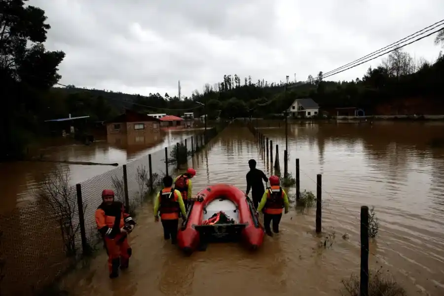 El temporal en Chile dejó un muerto y se amplió la zona de catástrofe hacia el centro del país