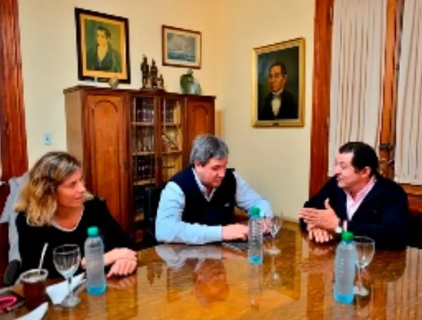 Ministro de Infraestructura visitó Benito Juárez y dialogó con Marini