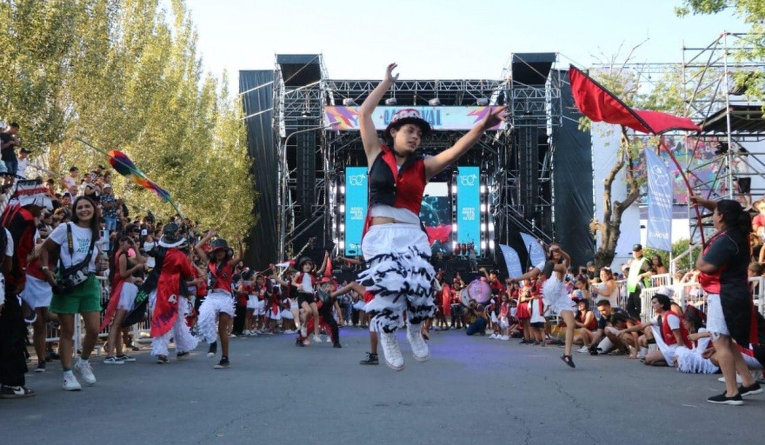 Crisis económica: Almirante Brown hace una versión low cost del carnaval y suspende el evento central