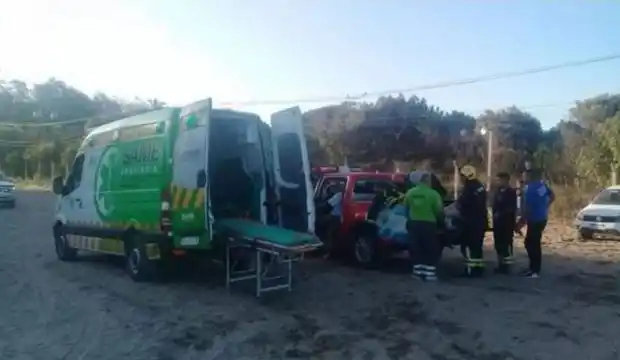 Picada mortal en Villa Gesell: Un muerto y 3 heridos tras chocar una moto y un cuatriciclo