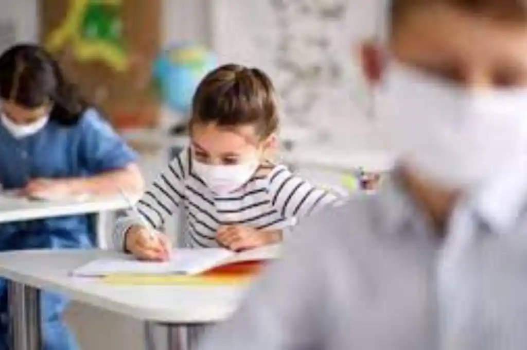 No descartan un pase sanitario para las escuelas de la provincia de Santa Fe