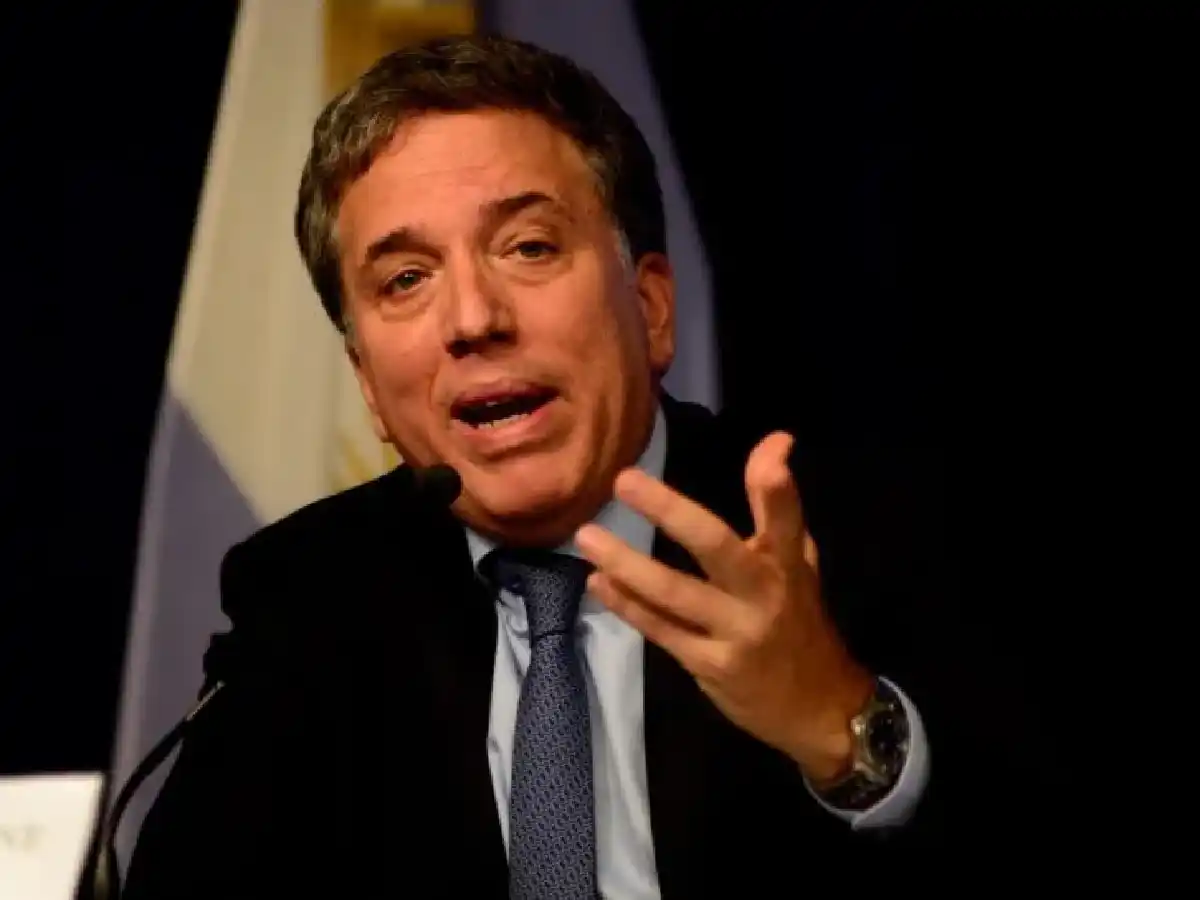 Dujovne: si gana Cristina Kirchner, "por el bien de los argentinos" debería adoptar "políticas similares" a las de Macri