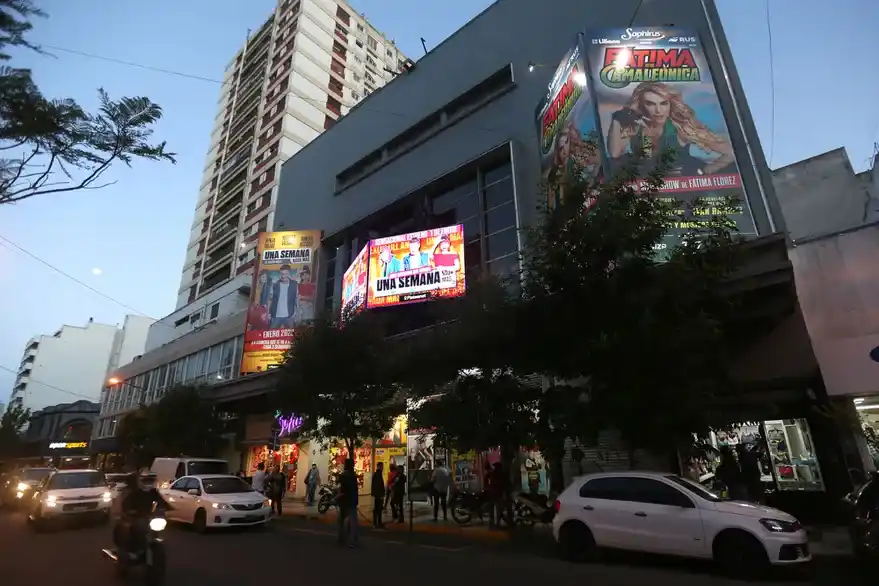 Tragedia en el teatro: murió una espectadora durante el show de Fátima Florez