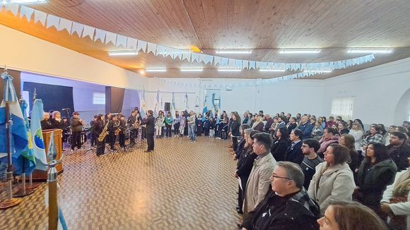 Se realizó el acto central por el Día de la Independencia
