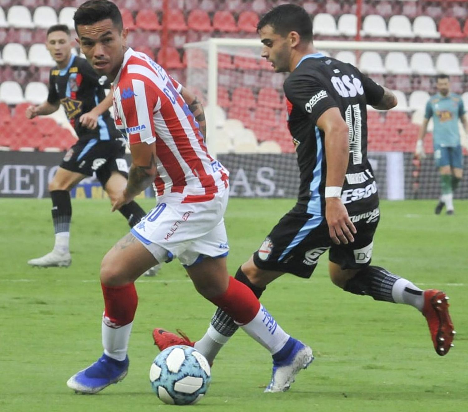 Arsenal rescató un punto sobre el epílogo