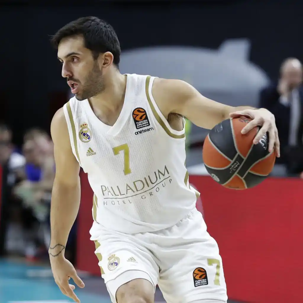 Real Madrid ganó con 17 asistencias de Campazzo