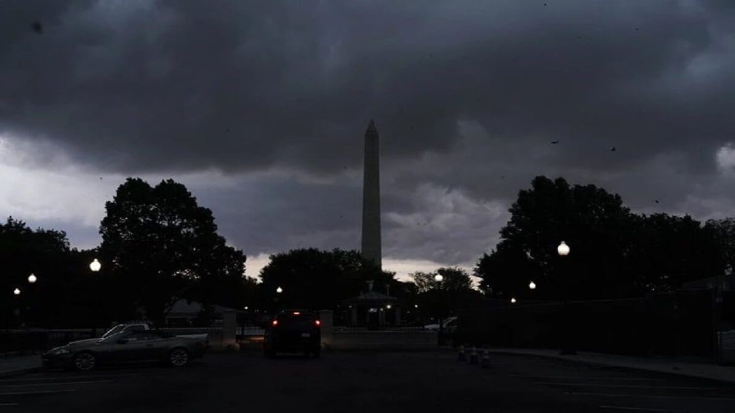 TORMENTAS EN EL ESTE DE EE.UU. dejan muertos y miles de personas sin electricidad