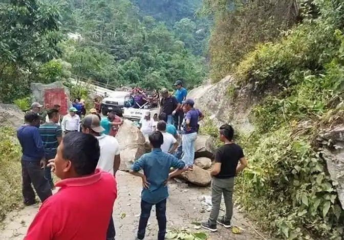 Un sismo de 6,8 en el sur de México provocó daños en rutas de Guatemala