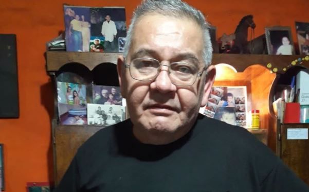 Falleció "Toto" Arakaki, un pionero en la construcción de espaldares y tocados del Carnaval del País