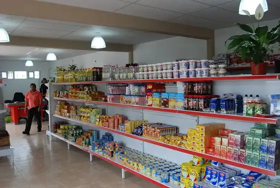 La Asociación de Trabajadores abrió una proveeduría y busca convertirse en gremio