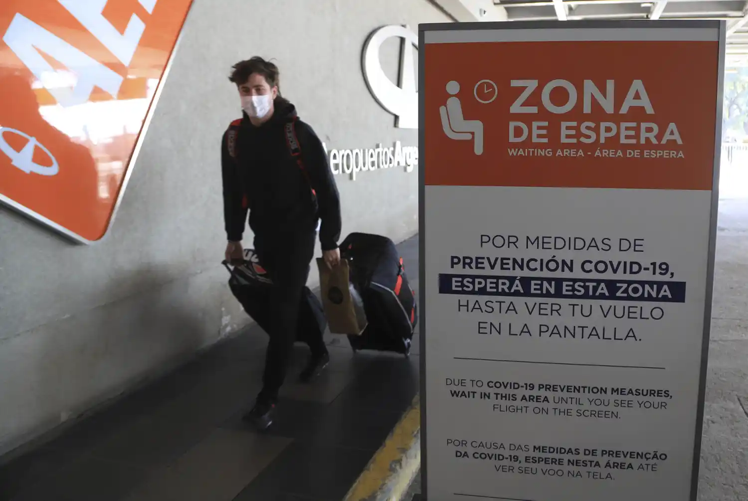 Fueron detectados cinco casos de pacientes con variantes Delta sin nexo con viajes al exterior.
