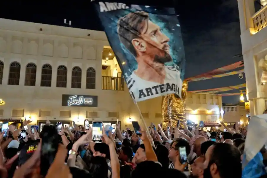 Mundial Qatar 2022: nuevo banderazo argentino antes del partido ante Países Bajos