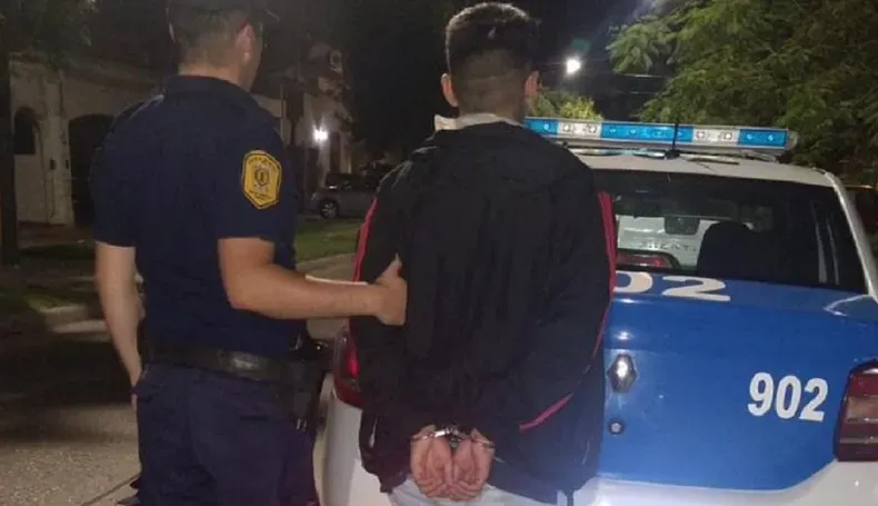Un joven de 20 años acusó a un hombre de robarle el celular y lo atacó a fierrazos