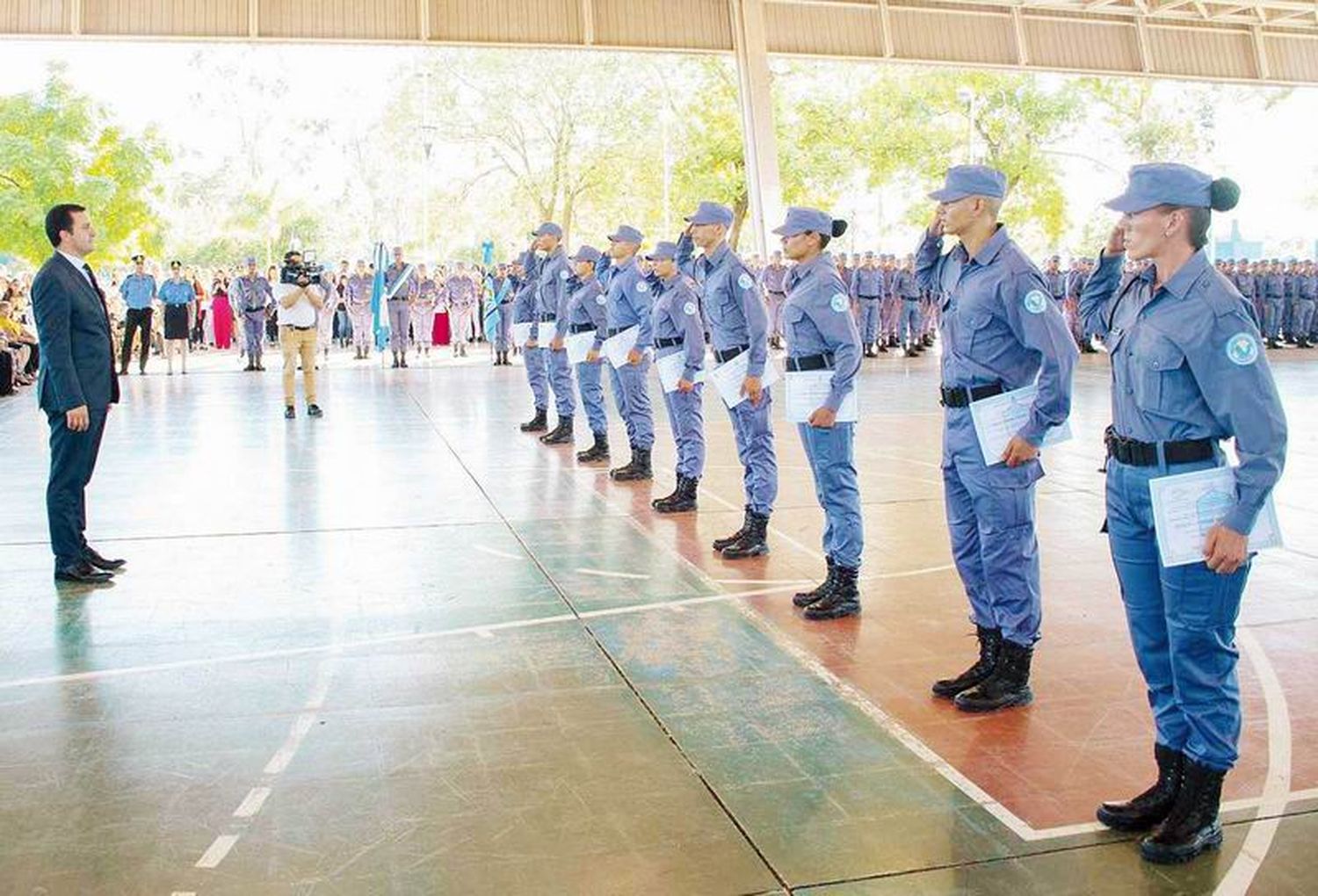 Más de 400 policías se incorporaron a la tarea  
preventiva en dependencias de toda la provincia