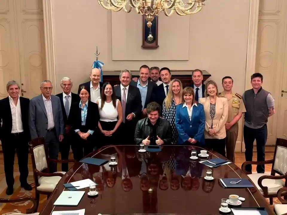 El Presidente encabezó la reunión de gabinete de ayer.