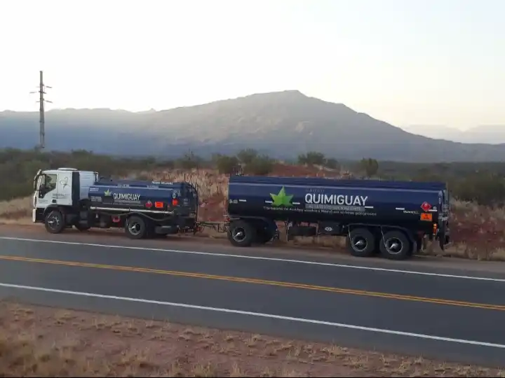 Una empresa argentina lanzó un novedoso programa para municipios: cambian aceite usado por árboles