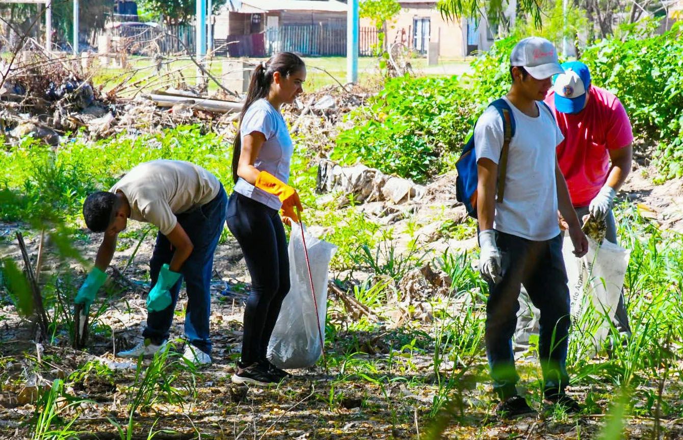 Jornada de limpieza colectiva y actividades de educación ambiental