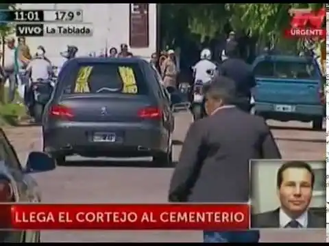 Los restos del fiscal Nisman fueron despedidos por su familia y allegados tras un emotivo cortejo fúnebre