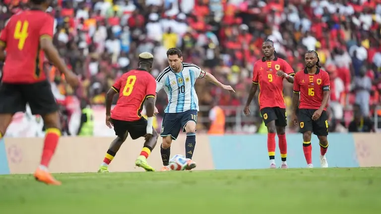 Con un gol de Messi, la Selección Argentina cerró el año con un triunfo ante Angola