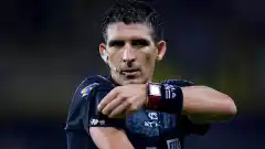 El árbitro Andrés Merlos fue imputado por la agresión al vicepresidente de Talleres