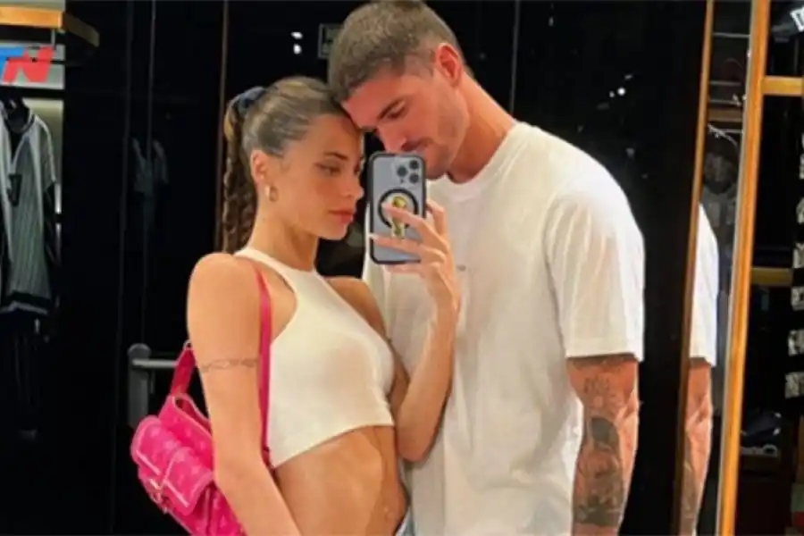 Camila Homs viajará a Qatar a acompañar a Rodrigo De Paul pero con una condición