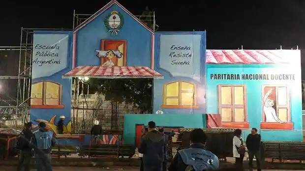 Los sindicatos obtuvieron permiso para instalar la escuela itinerante