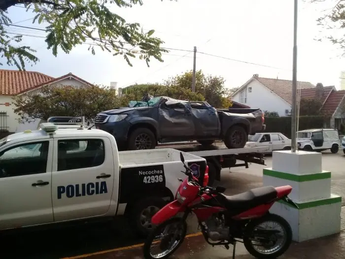 Jóvenes ilesos, tras un vuelco en la avenida 58