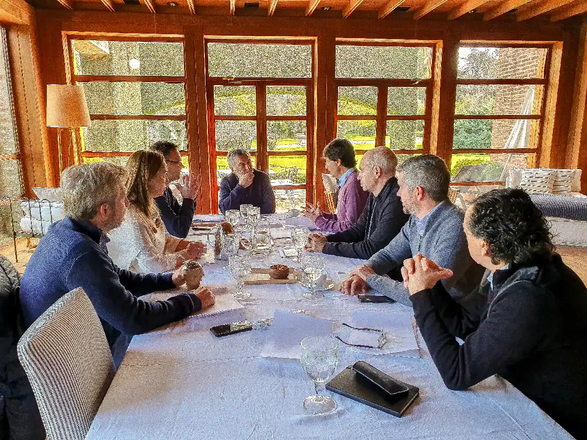 Macri, Lacunza, Vidal, Larreta, Frigerio, Sica y Sandleris, reunidos 