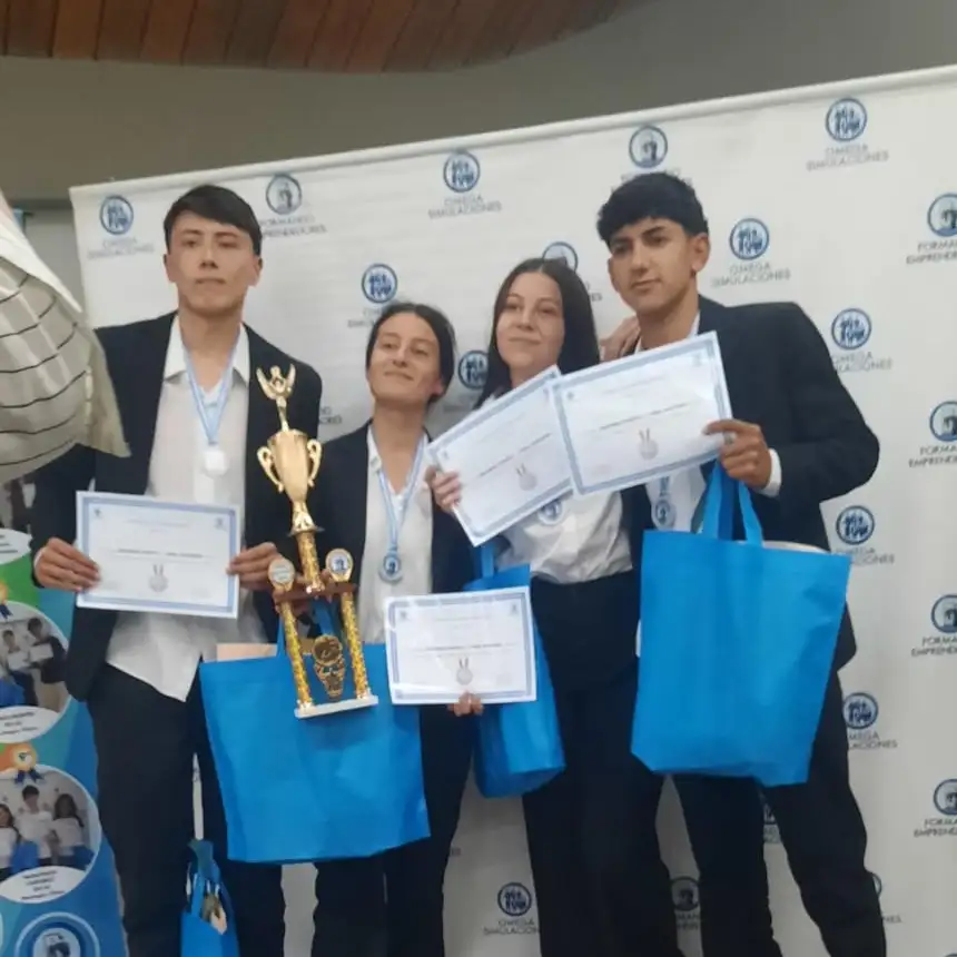 Gran actuación de lo alumnos de la Escuela Comercio