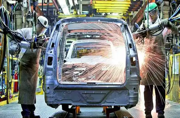 Smata sostiene que los empleados de automotrices podrían ver reducidos sus salarios en un 10% como consecuencia de la pandemia