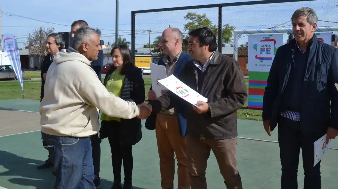 Familias de René Favaloro y Los Cirpeses recibieron sus escrituras