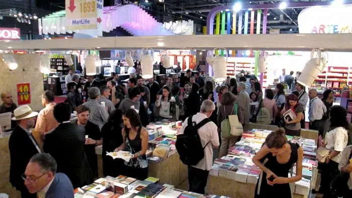 Con visitas ilustres como Auster, Reza, Ford y Vargas Llosa, comienza la Feria del Libro