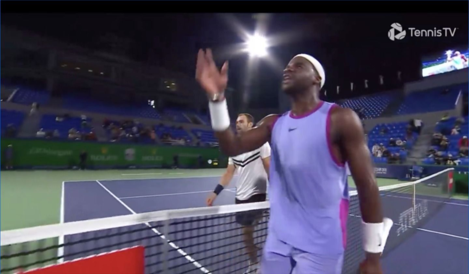 “F*ck you! F*ck you!”: brutal ataque de ira de Tiafoe contra el umpire en Shanghái