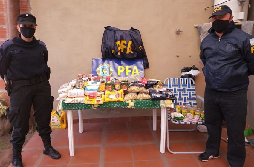 La Policía Federal realizó donaciones a un club y una escuela en 25 de Mayo