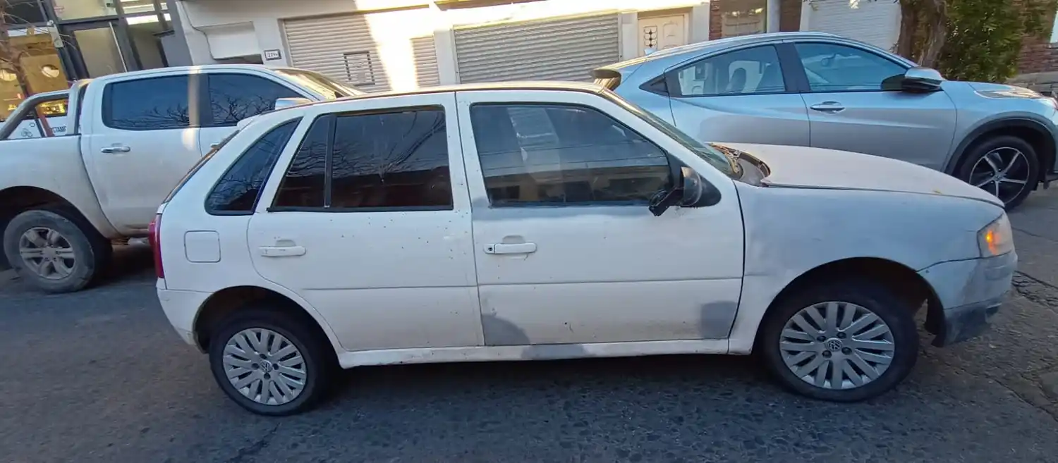 El auto en el que intentaron escapar los malvivientes.
