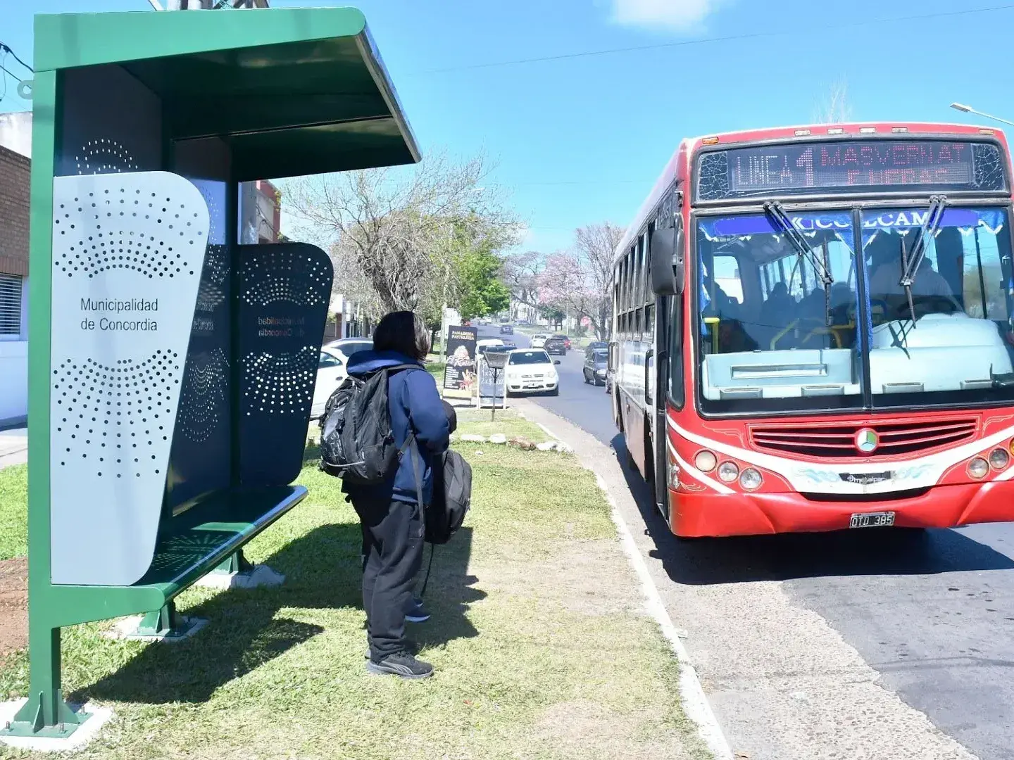 La municipalidad lleva adelante la instalación de nuevas garitas para el transporte urbano