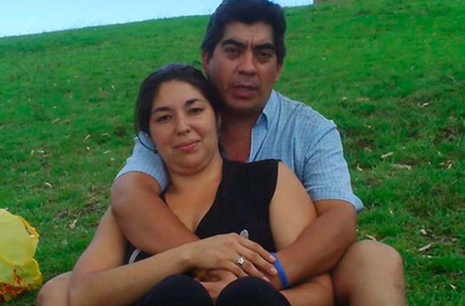 Le entraron a robar tres veces, electrificó la casa y su mujer murió al recibir una descarga