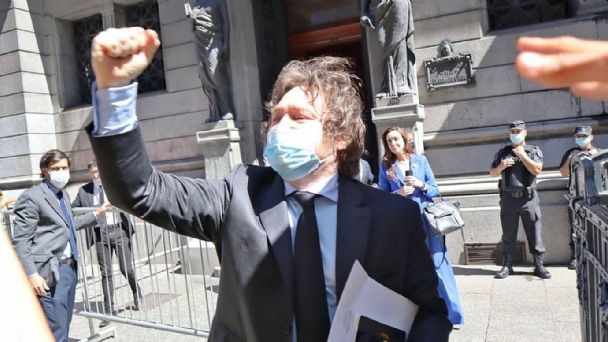 Javier Milei sorteará en Mar del Plata la dieta que cobra como diputado nacional: cuánta plata es y cómo participar