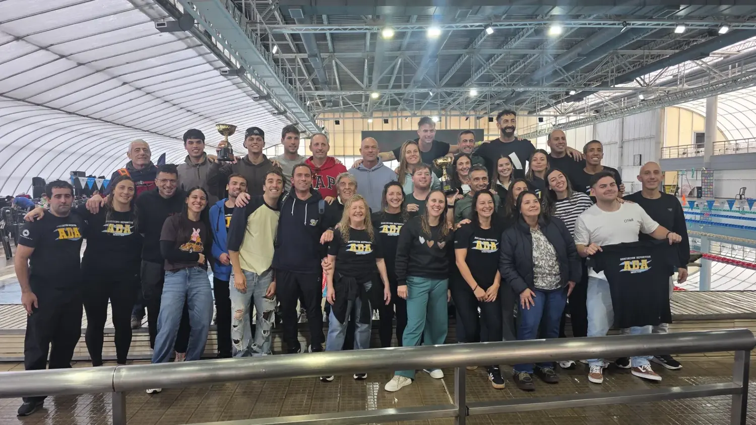 El equipo de ADA que se destacó en el Provincial de Natación Máster y Pre Máster