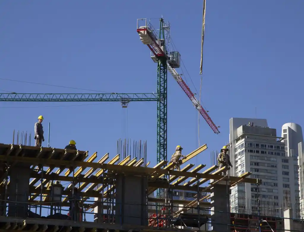 El empleo en el rubro de la construcción cayó 3,9 por ciento durante el año pasado