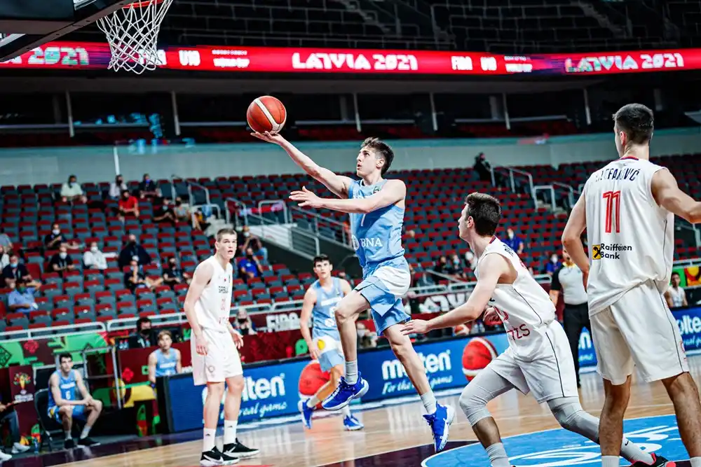 Mateo Díaz la rompió, pero Argentina no pudo con el poderío de Serbia