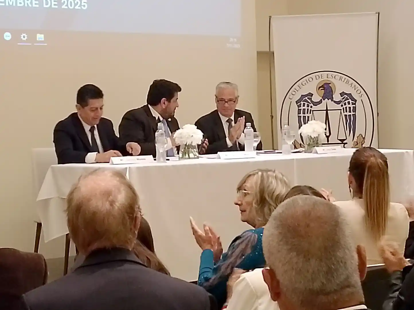 Apertura. Representantes de los colegios profesionales junto al Procurador General, Dr. Julio Conte-Grand