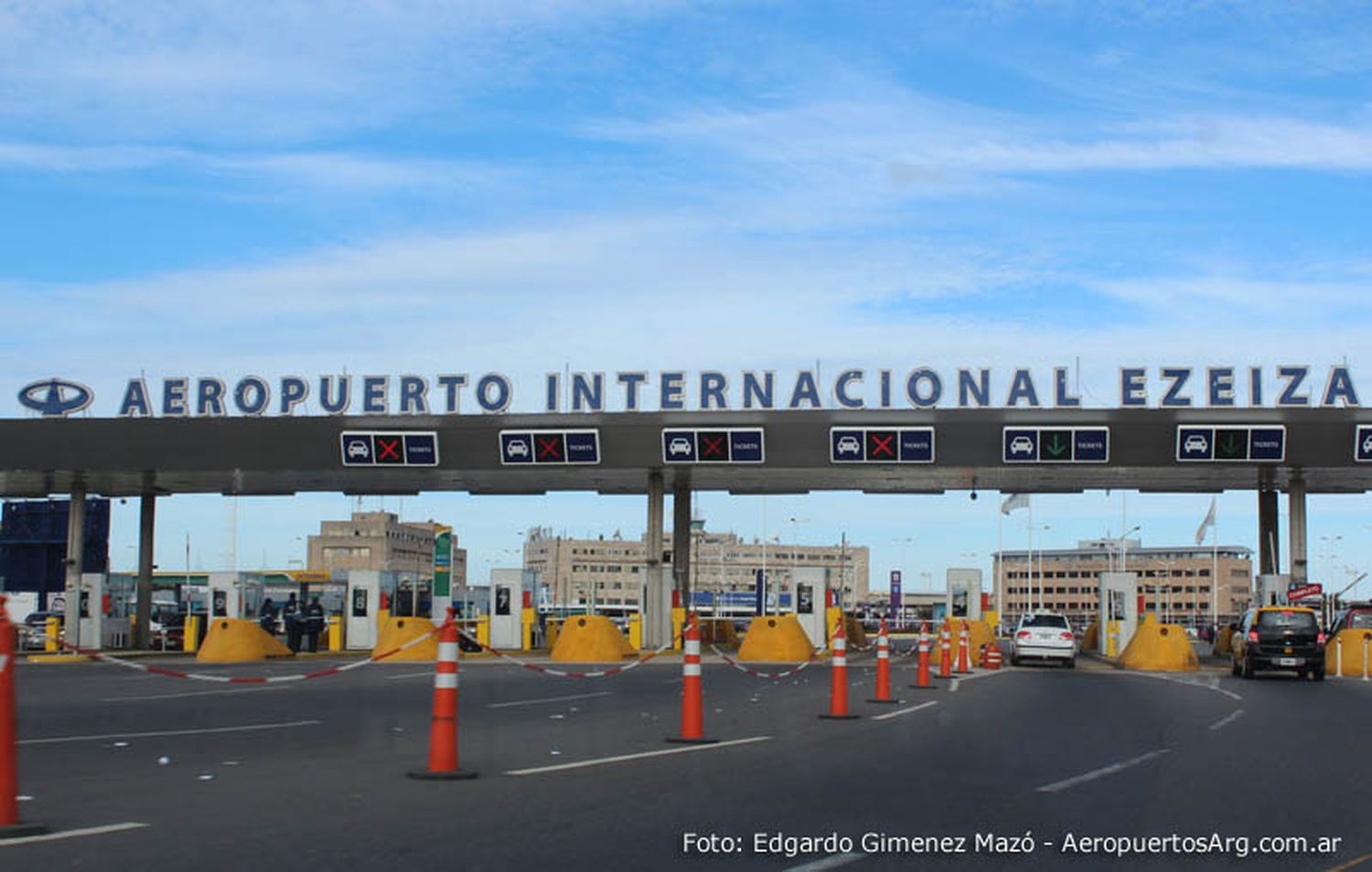 Nombres y más nombres para el aeropuerto de Ezeiza
