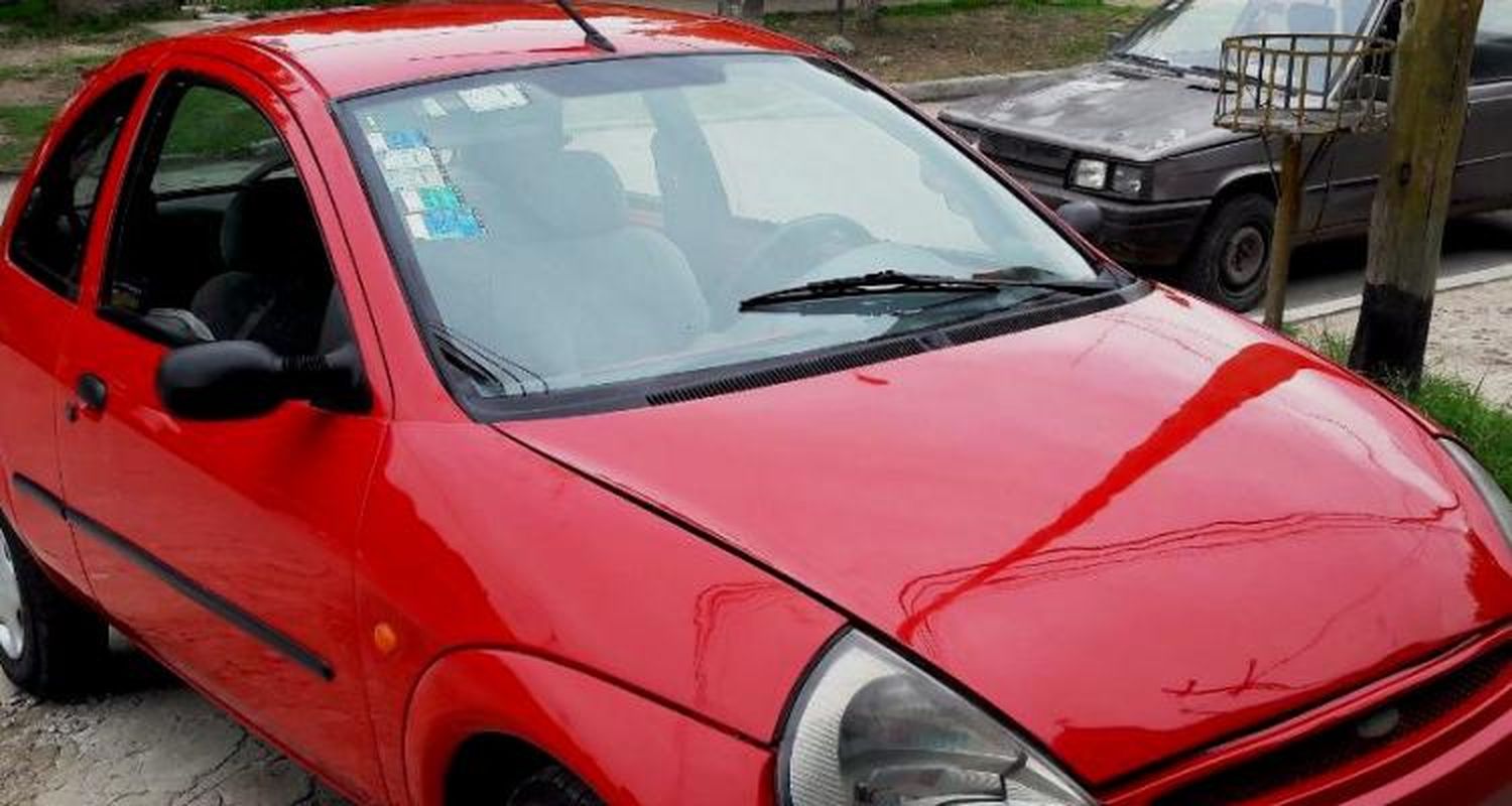 Secuestran auto que fugó de un choque y hay sospechas sobre una agente de la Policía Local