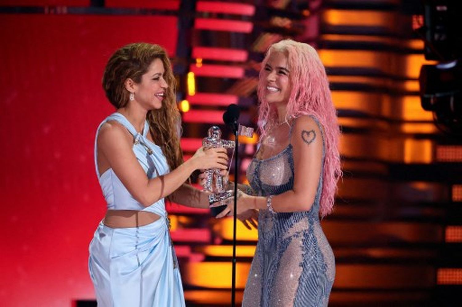 Shakira y Karol G estarían enemistadas y Piqué sería el motivo (+Detalles)