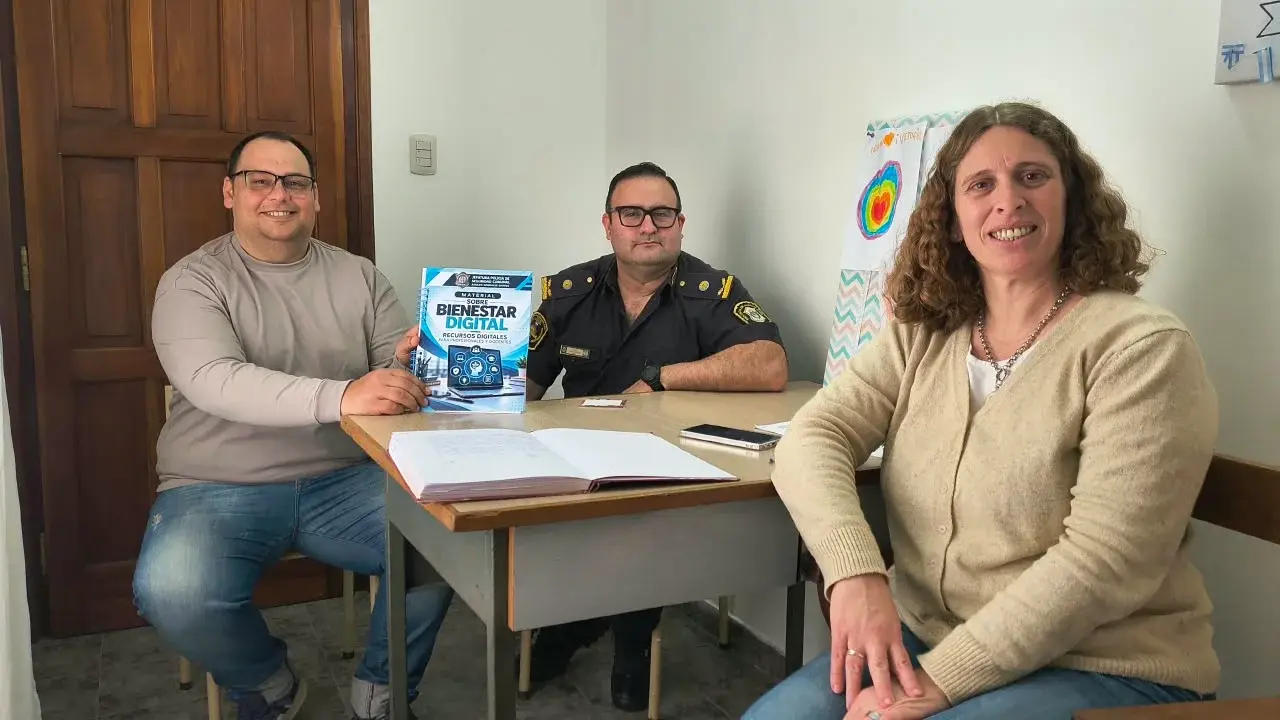 Chaves coordina charlas escolares para prevenir el grooming y el ciberhostigamiento