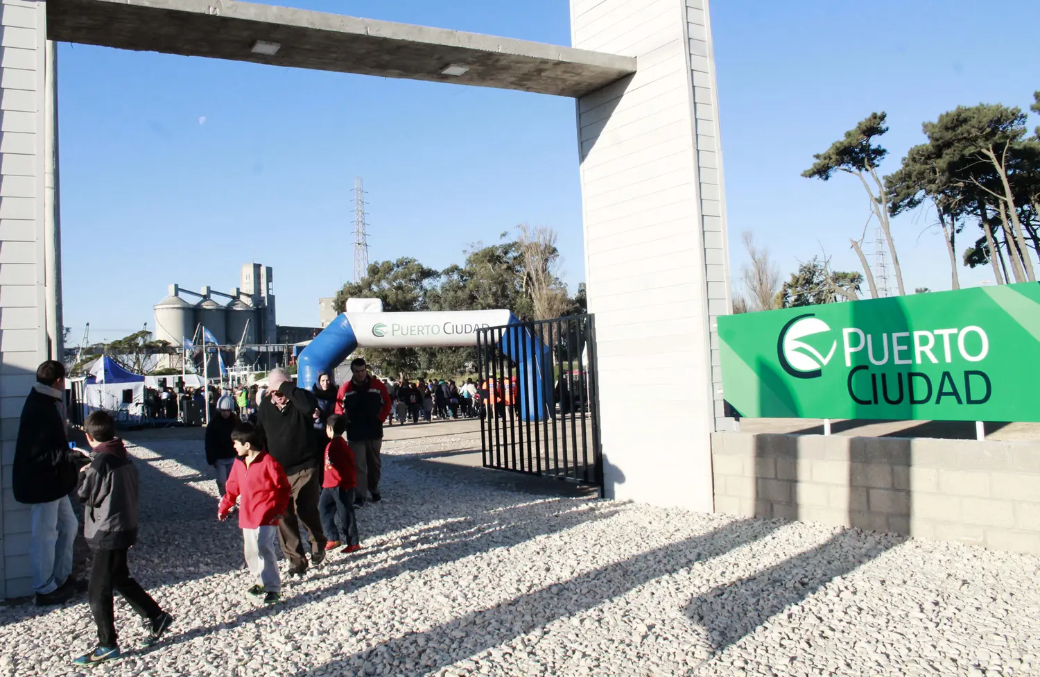 Quedó inaugurado el Espacio Polifuncional del Consorcio de Puerto Quequén sobre avenida 10